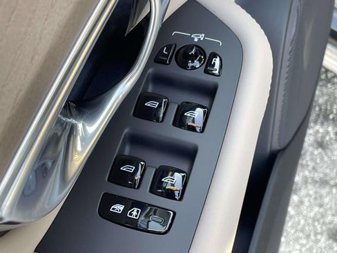 New 2026 Volvo XC90 B5 Core AWD/4WD image 7