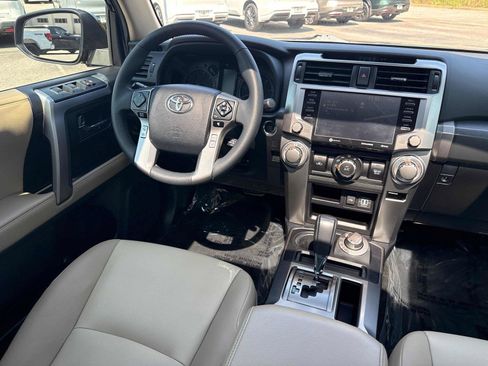Used 2022 Toyota 4Runner SR5 Premium w/ Moonroof Package AWD/4WD image 14