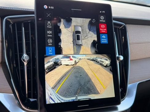 New 2026 Volvo XC90 B5 Plus w/ Protection Package image 14