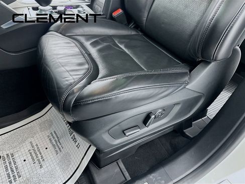 Certified 2020 Ford Explorer Platinum w/ Premium Technology Package image 30