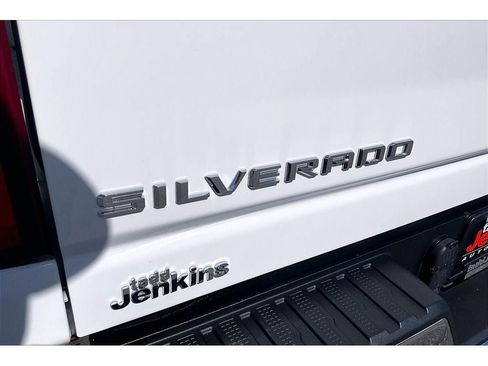 Used 2022 Chevrolet Silverado 3500 LTZ w/ Z71 Off-Road Package AWD/4WD image 32
