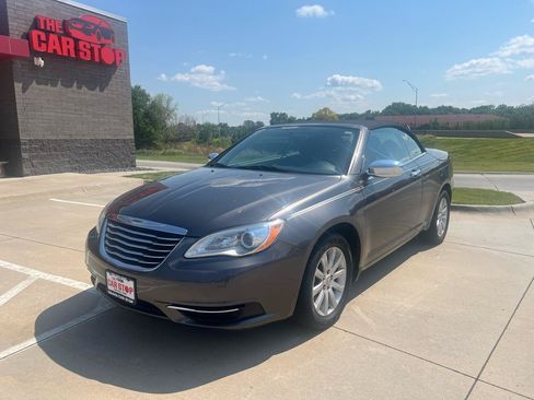 Used 2014 Chrysler 200 Touring FWD image 10