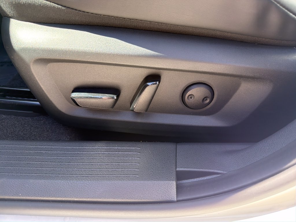 Used 2021 Nissan Rogue SV w/ Premium Package FWD image 16