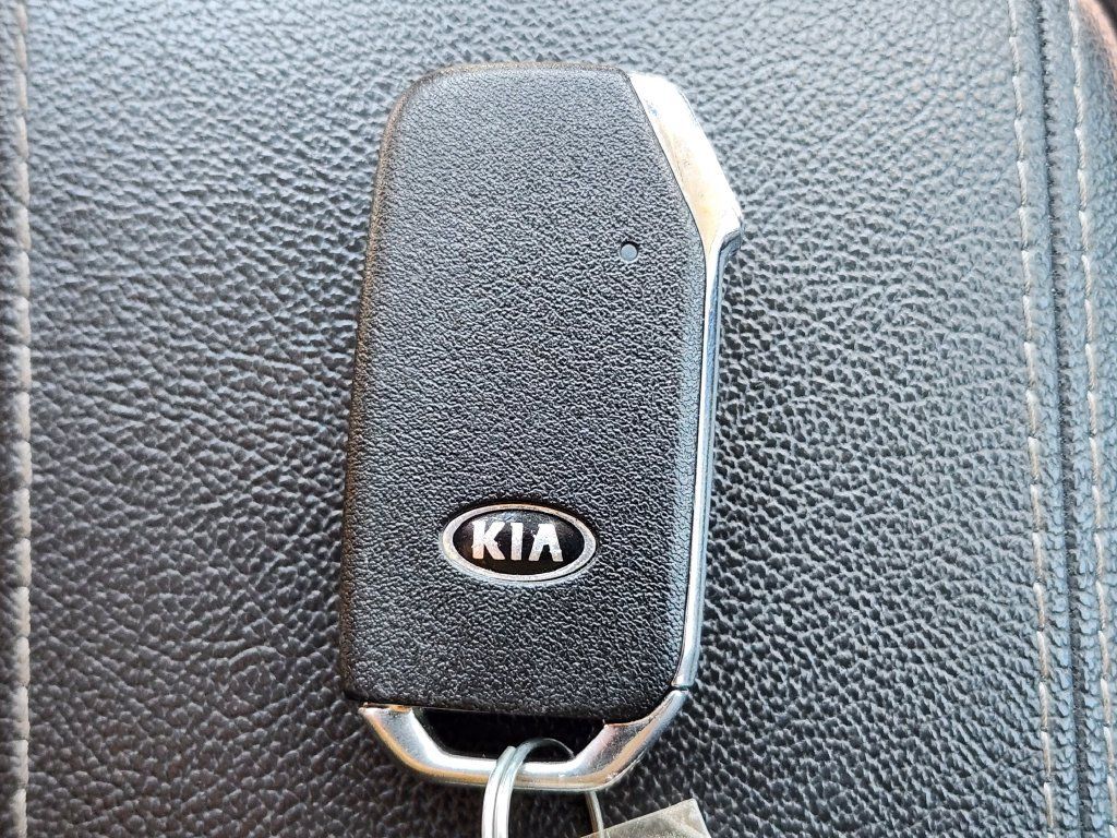 Used 2020 Kia Niro EX Premium FWD image 31