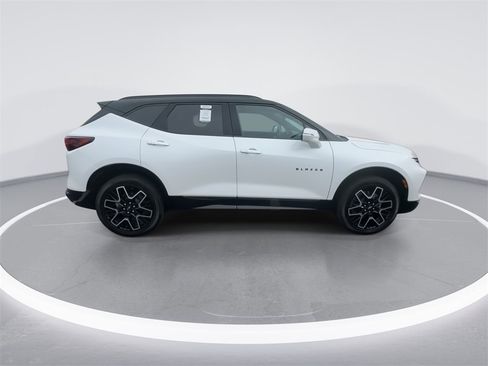 Used 2024 Chevrolet Blazer RS w/ Driver Confidence II Package image 9