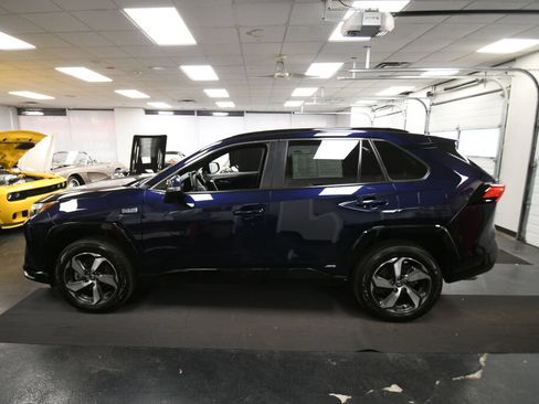 Used 2023 Toyota RAV4 SE w/ Weather & Moonroof Package AWD/4WD image 4