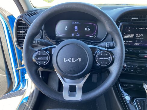 Used 2024 Kia Soul S FWD image 26