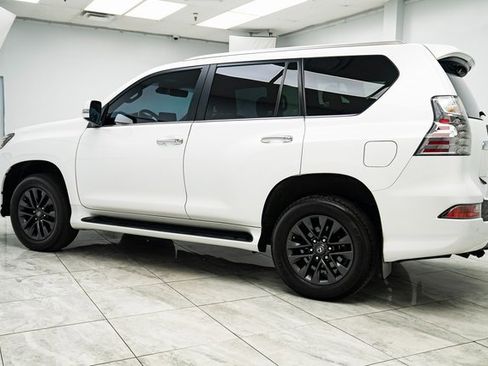 Used 2023 Lexus GX 460 Premium image 3