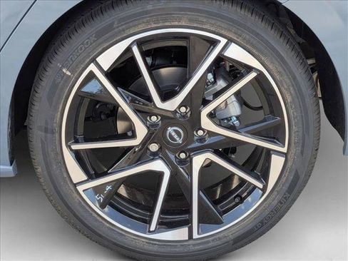 New 2025 Nissan Sentra SR image 9