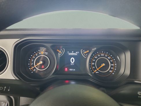 Used 2025 Jeep Gladiator Sport AWD/4WD image 11