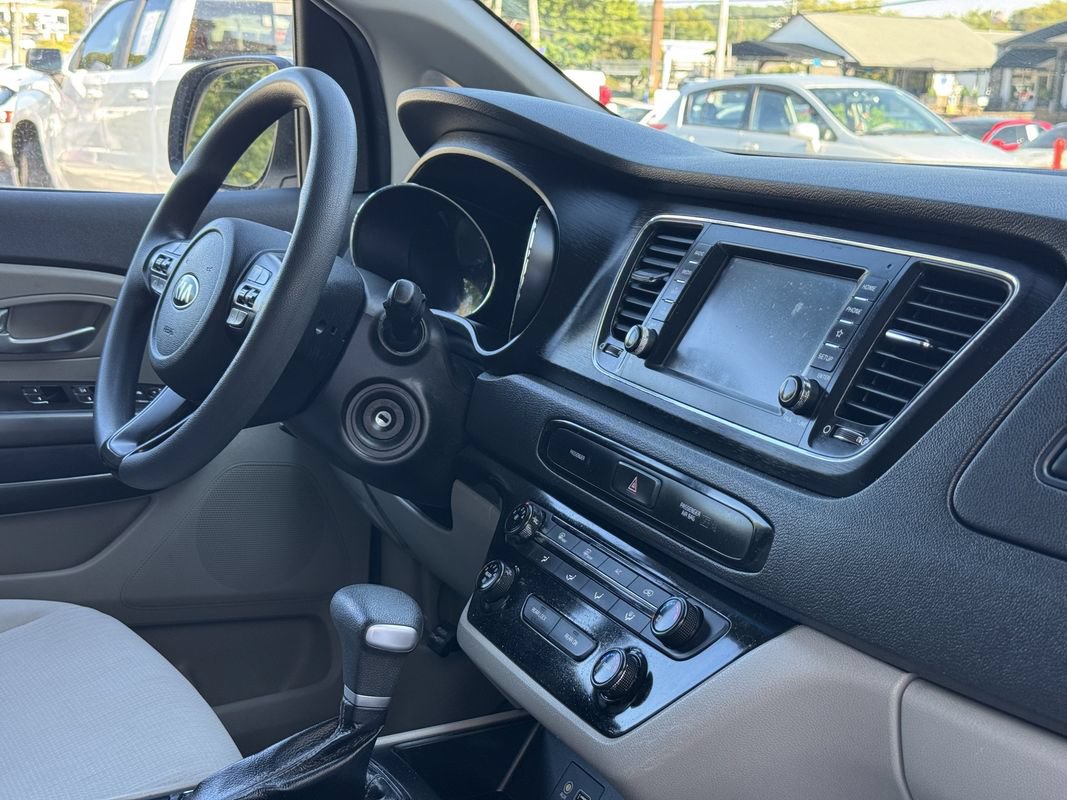Used 2020 Kia Sedona LX FWD image 18