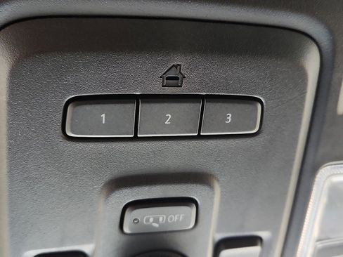 Used 2022 Chevrolet Tahoe Z71 w/ Luxury Package image 20