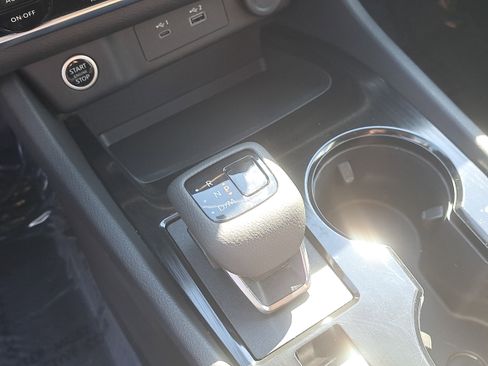 Certified 2023 Nissan Rogue SV image 29