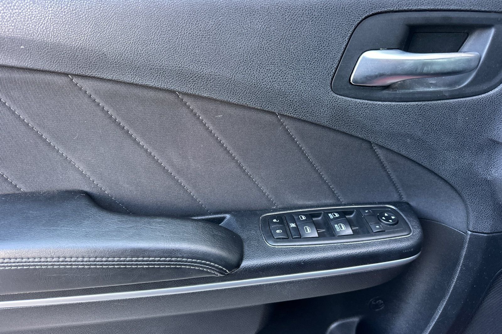 Used 2019 Dodge Charger R/T RWD image 11
