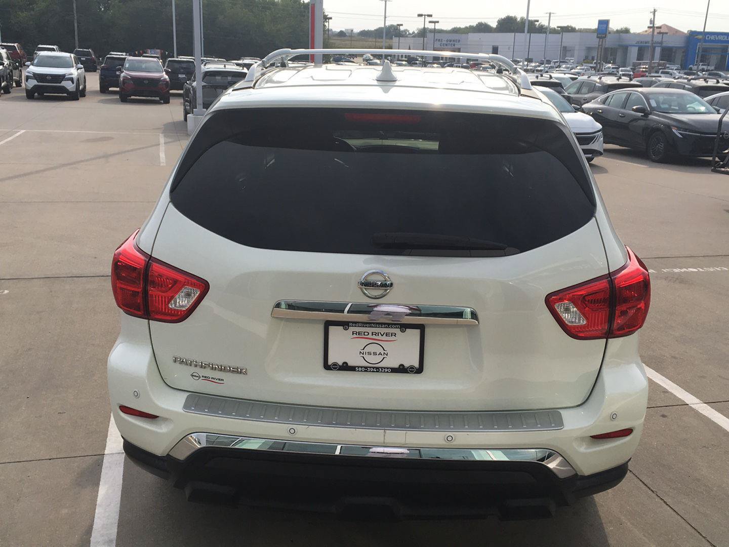 Used 2020 Nissan Pathfinder S FWD image 10