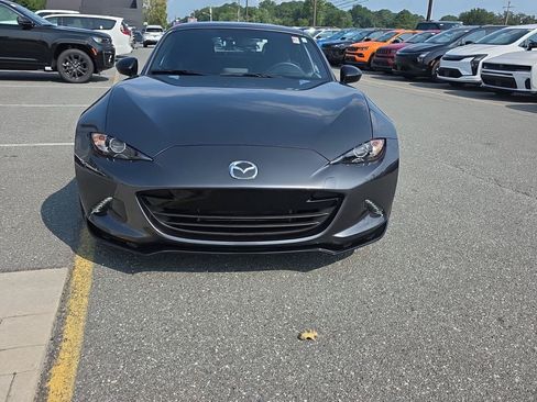 Used 2021 MAZDA MX-5 Miata RF Club RWD image 2