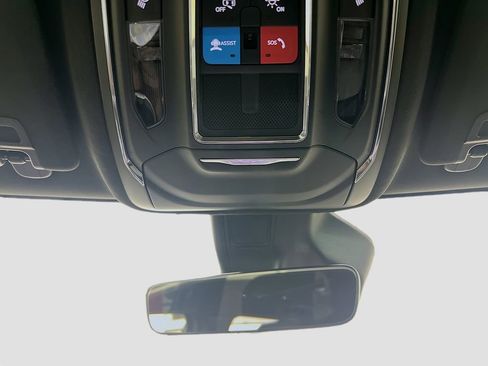 New 2025 Jeep Grand Cherokee Laredo image 22