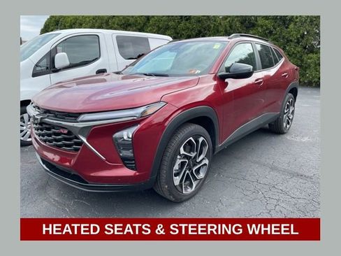Used 2025 Chevrolet Trax RS FWD image 1