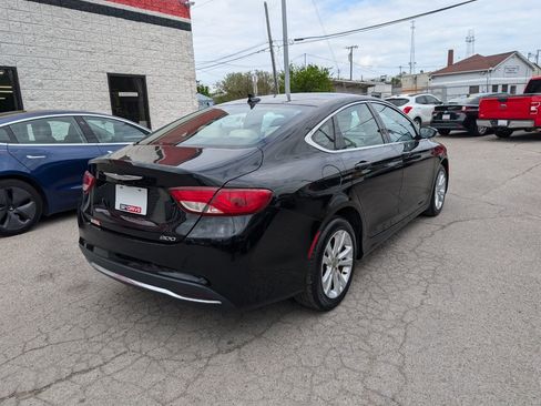 Used 2017 Chrysler 200 Limited Platinum image 6