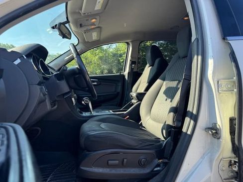Used 2011 Chevrolet Traverse LT w/ All-Star Package AWD/4WD image 15