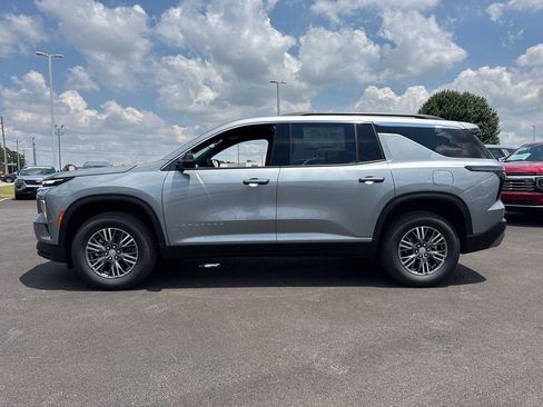 New 2026 Chevrolet Traverse LT FWD image 3