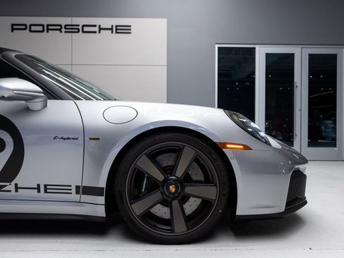 New 2026 Porsche 911 GTS image 13