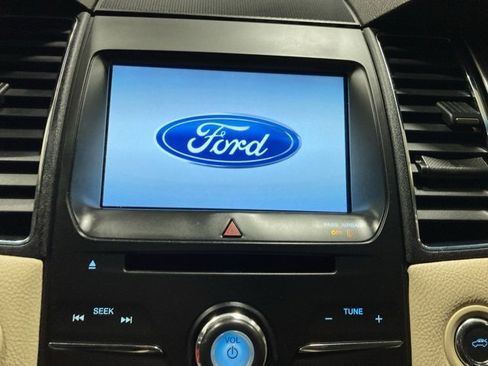 Used 2013 Ford Taurus SEL image 16