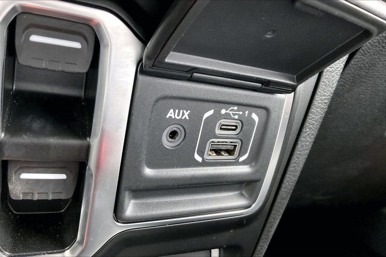Certified 2025 Jeep Gladiator Mojave w/ Convenience Group AWD/4WD image 16