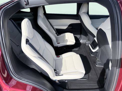 Used 2025 Tesla Model X Plaid image 50