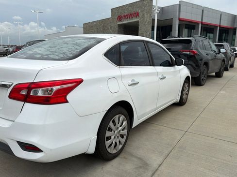 Used 2017 Nissan Sentra S FWD image 3