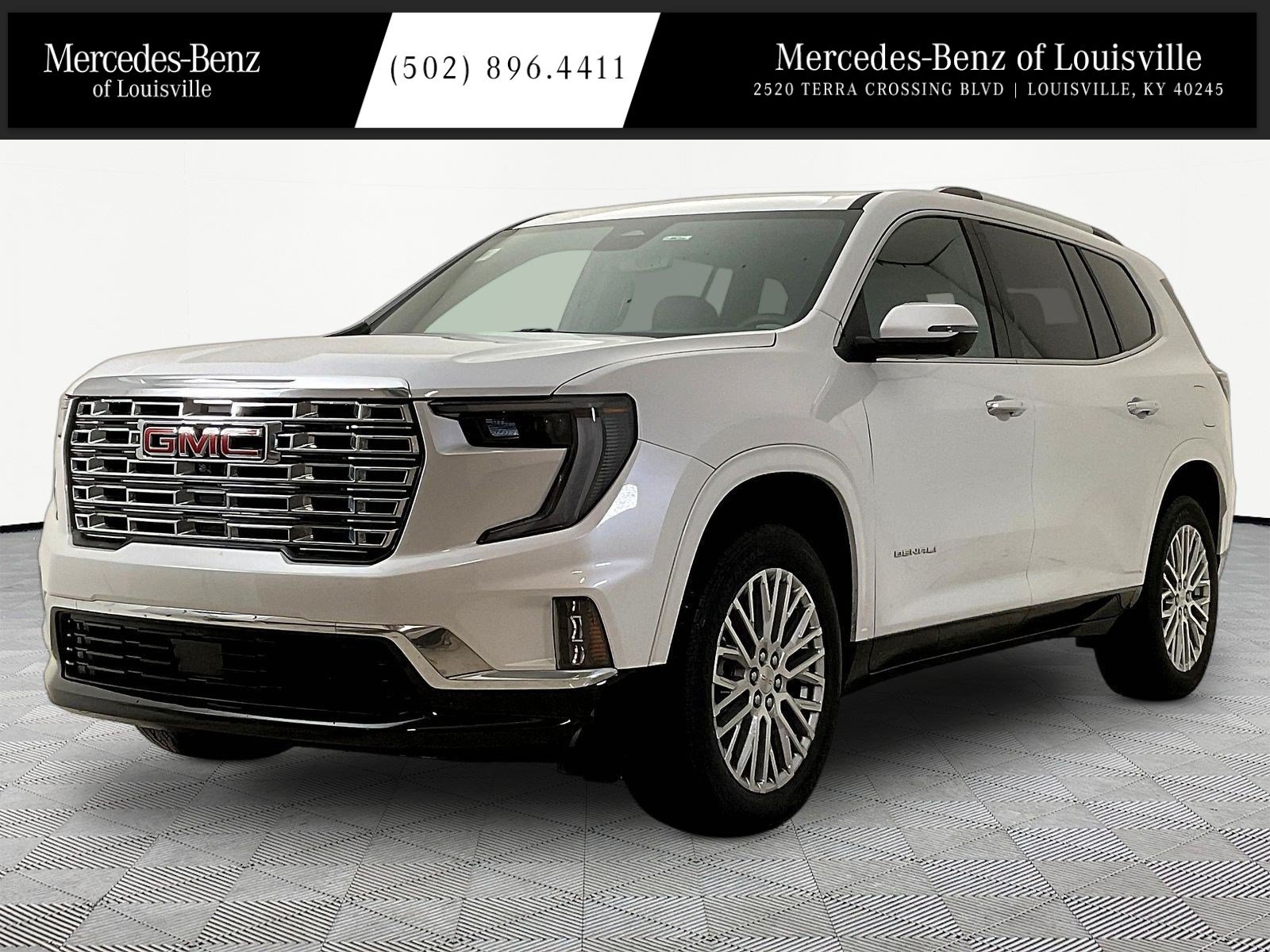 Used 2025 GMC Acadia Denali FWD image 1