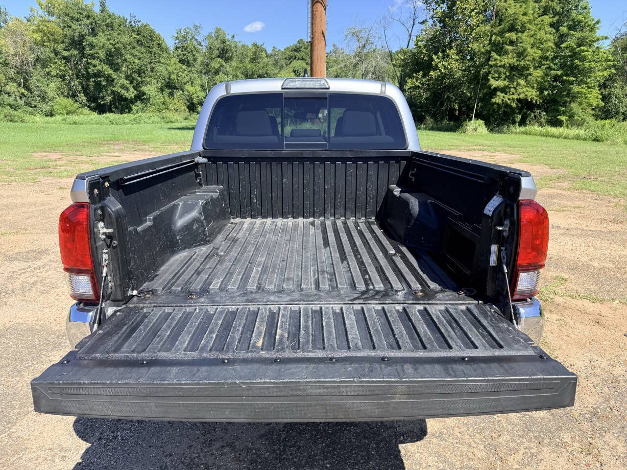 Used 2019 Toyota Tacoma SR5 RWD image 5
