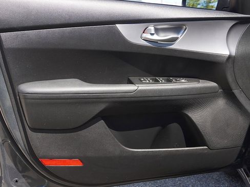 Used 2023 Kia Forte LXS FWD image 18