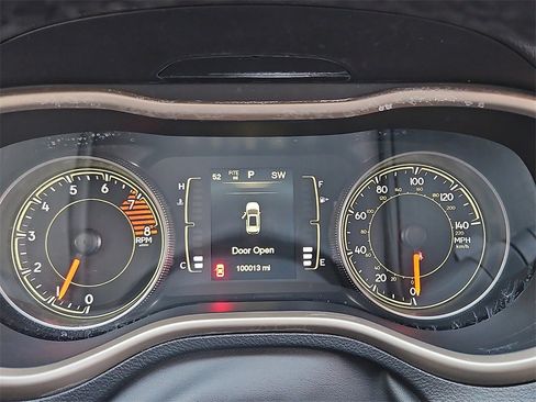 Used 2016 Jeep Cherokee Latitude w/ Safety/Convenience Group image 21