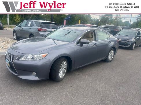 Used 2013 Lexus ES 350 w/ Luxury Pkg FWD image 1