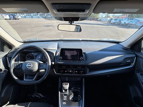 Used 2025 Nissan Rogue SV image 36