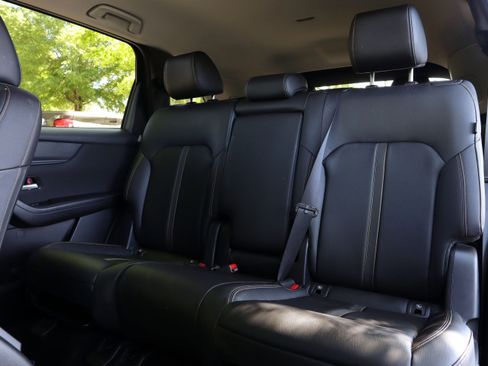 Certified 2025 MAZDA CX-90 3.3 Turbo w/ Select Package image 9