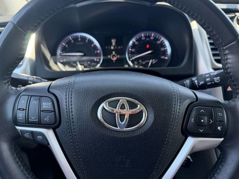 Used 2016 Toyota Highlander XLE AWD/4WD image 22