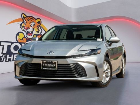 Used 2025 Toyota Camry LE FWD image 1