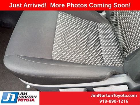 Used 2021 Nissan Versa S FWD image 9