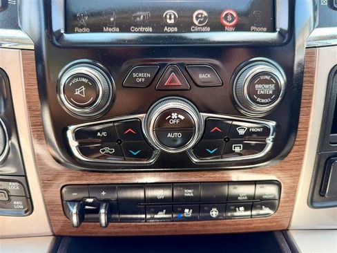 Used 2015 RAM 1500 Laramie w/ Convenience Group AWD/4WD image 27