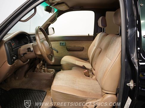 Used 1998 Toyota Tacoma 4x4 w/ SR5 Package image 38