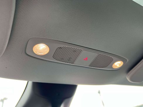 Used 2021 Tesla Model Y Long Range image 33