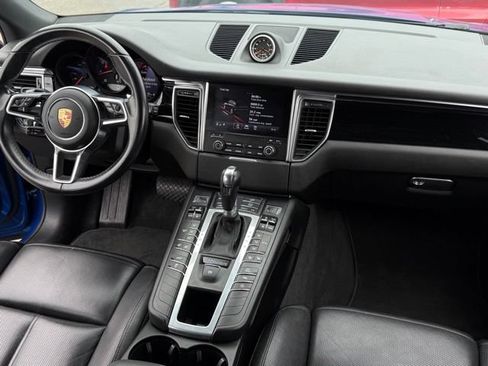 Used 2018 Porsche Macan AWD/4WD image 23