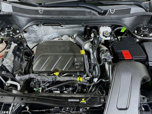 Used 2025 Chevrolet Trax LT w/ LT Convenience Package image 30