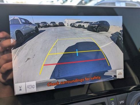 Used 2025 Toyota Grand Highlander XLE image 19