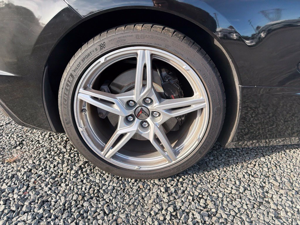 Used 2020 Chevrolet Corvette Stingray Preferred Cpe w/ 2LT Preferred Equipment Group RWD image 9