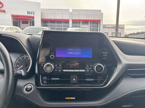 Used 2024 Toyota Highlander XLE image 21