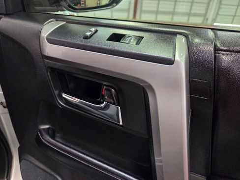 Used 2017 Toyota 4Runner SR5 image 36