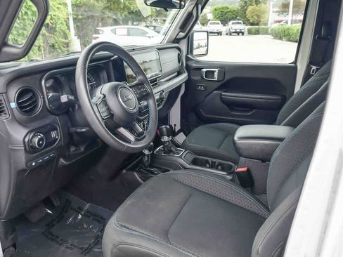Used 2024 Jeep Wrangler Unlimited Rubicon 4xe AWD/4WD image 20
